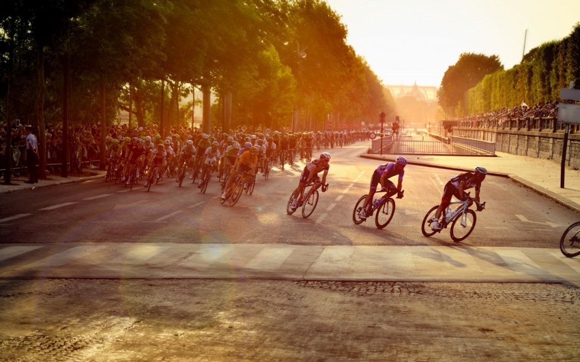 tor-de-france-cycling-paris